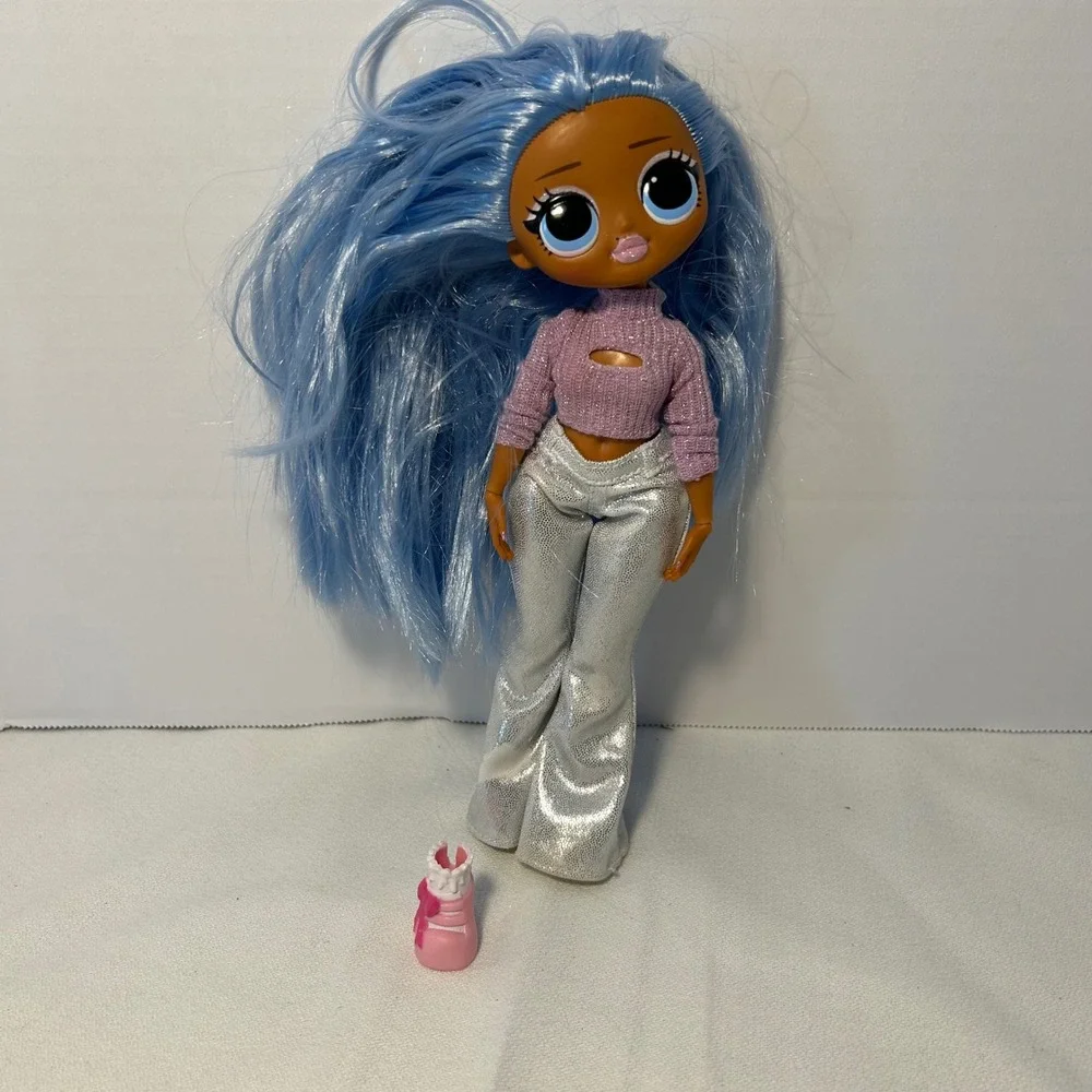 LOL Surprise OMG Fashion Doll Fierce Dollout Queen Blue Hair Silver Outfit‎